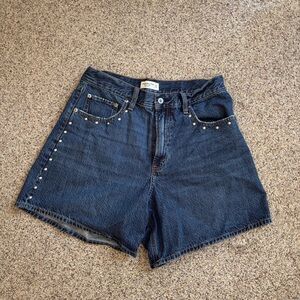 Abercrombie & Fitch high rise long loose short